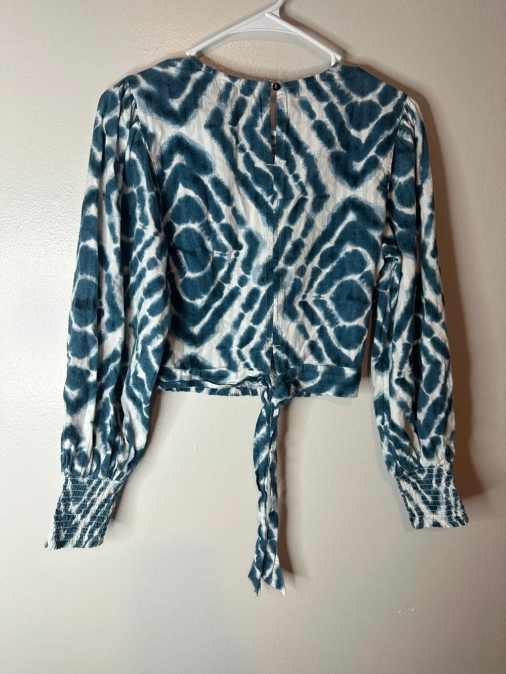 SCOTCH & SODA Smocked Long Sleeve Top Blouse US Size S Bow Back Teal Tie Dye